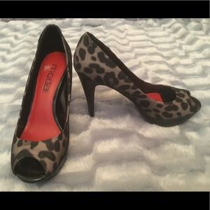 Moda Leopard print peep toe heels